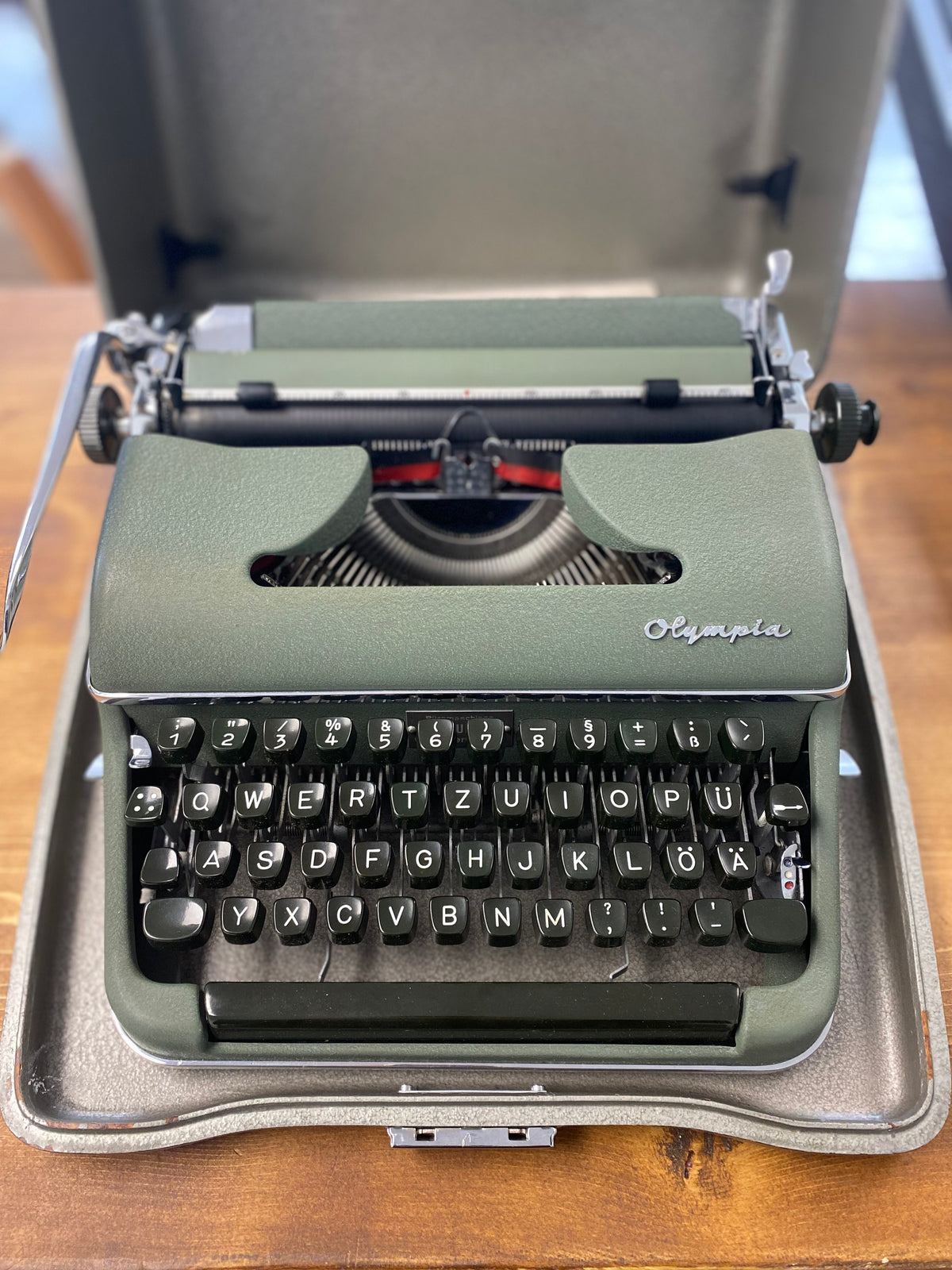 1951 Olympia SM3 Typewriter — Habitat for Humanity Greater Vancouver