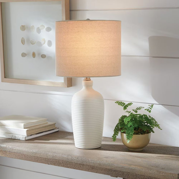 21.5-inch H 1-Light Matte White Ceramic Table Lamp with Off-White Linen Fabric Shade (New)