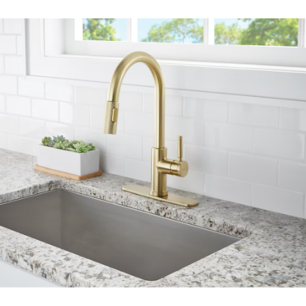 Parnell Pull-Down Sprayer Kitchen Faucet in Matte Gold