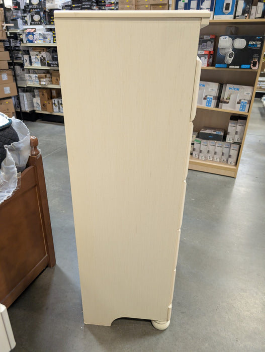 Cottage Retreat Chest in Cream (Used)