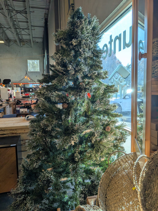 Home Accents Holiday 7.5ft. Pre-Lit 600L Micro Fairy LED Warm White Sparkling Amelia Pine Light Flocked (Missing Outlet Adapter)