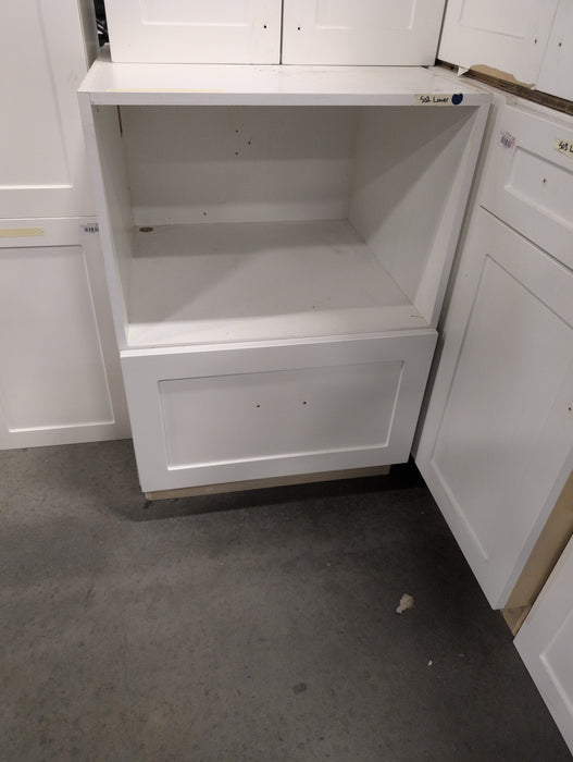 White Shaker Kitchen Cabinets (Used)