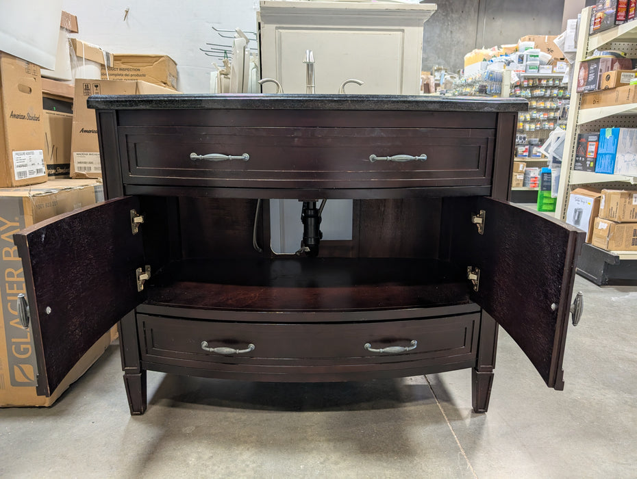 Dacosti 42 in. W x 22 in. D x 34 in. H Single Sink Bath Vanity (Used)