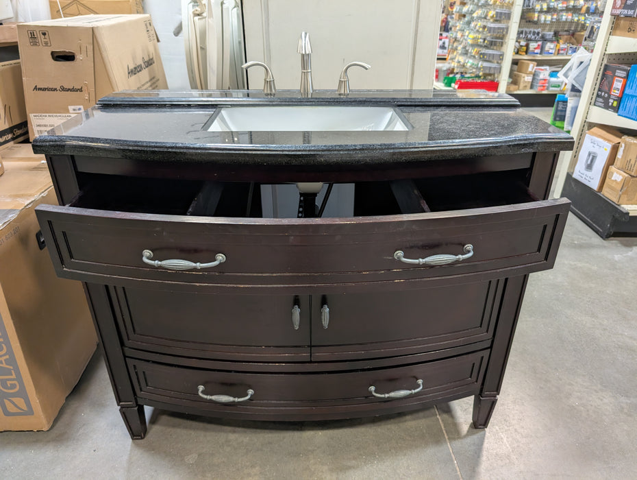 Dacosti 42 in. W x 22 in. D x 34 in. H Single Sink Bath Vanity (Used)