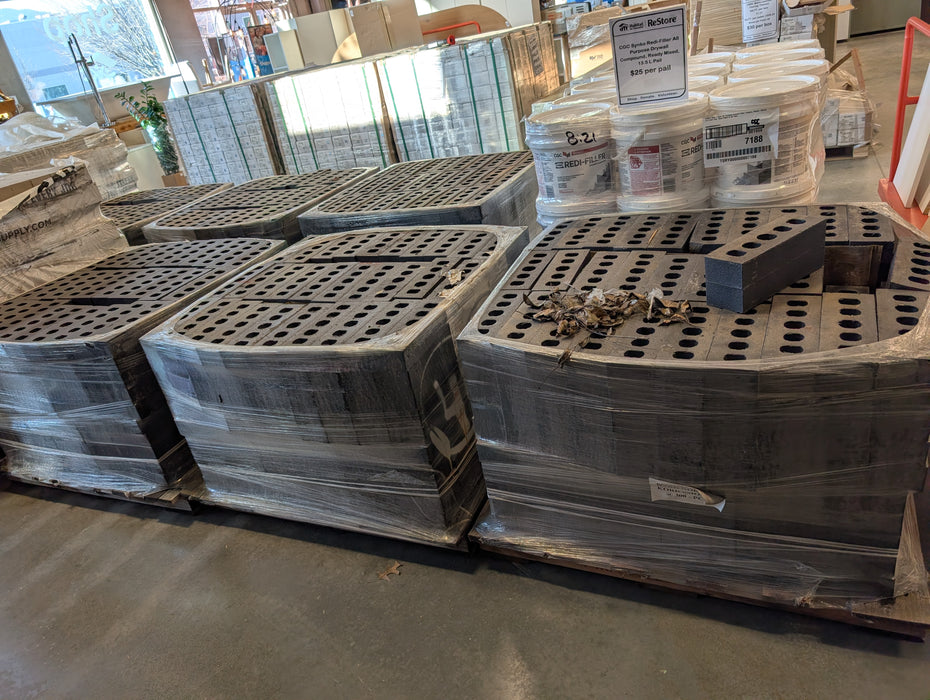 5-Hole Dark Grey Brick (Pallet) (New)