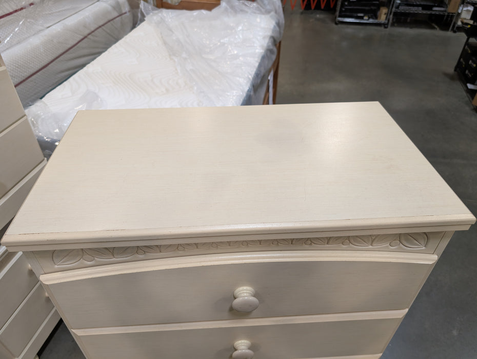 Cottage Retreat Chest in Cream (Used)