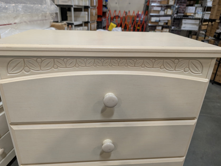 Cottage Retreat Chest in Cream (Used)
