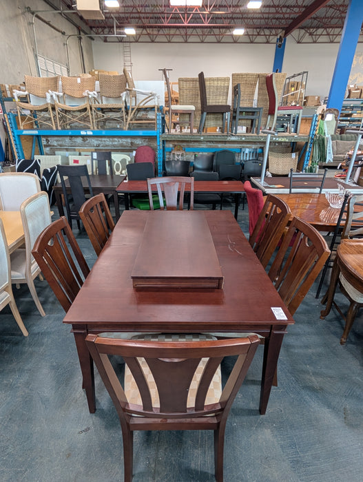 Modern Cherry-Tone Dining Table Set with 6 Checkered Chairs