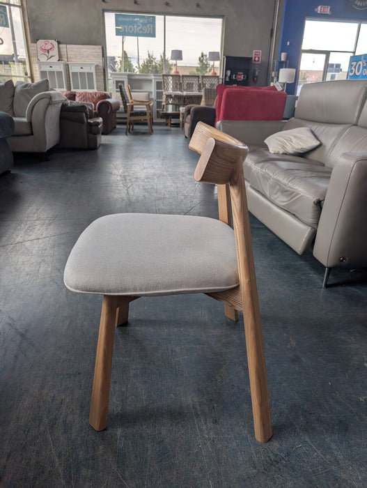 Cozey Ushi Dining Chair (new)