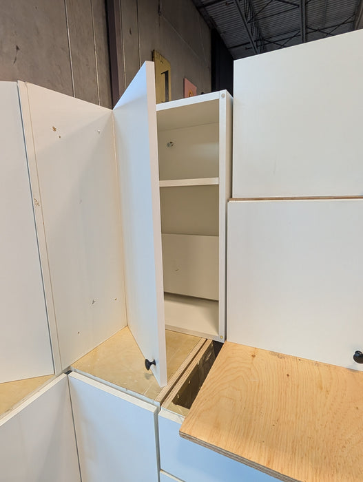 Glossy/Matte White 14-Piece Kitchen Cabinet Set (Used)