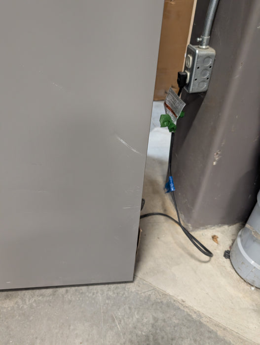 Whirlpool WRT148FZDW00 Top Freezer Refrigerator, 30 inch Width, ENERGY STAR Certified, 18.2 cu. ft. Capacity, Stainless Steel Colour (Used)