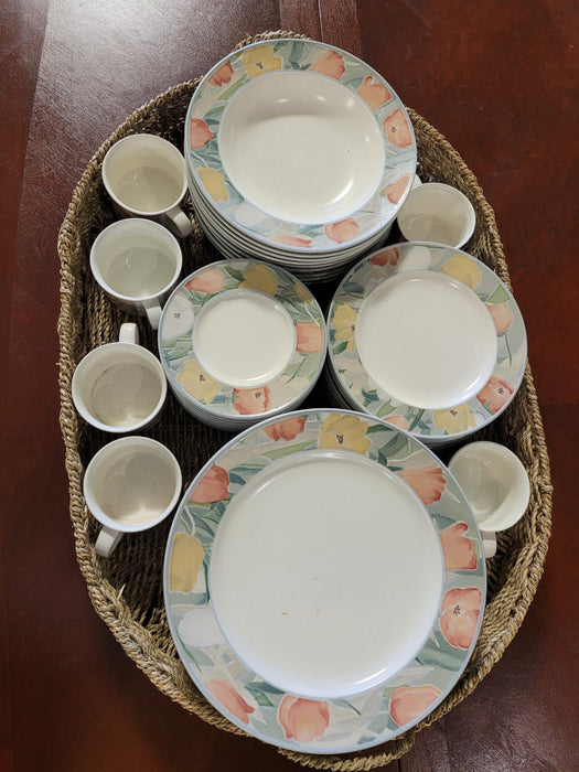 28" Oval Seagrass Serving Tray (new)
